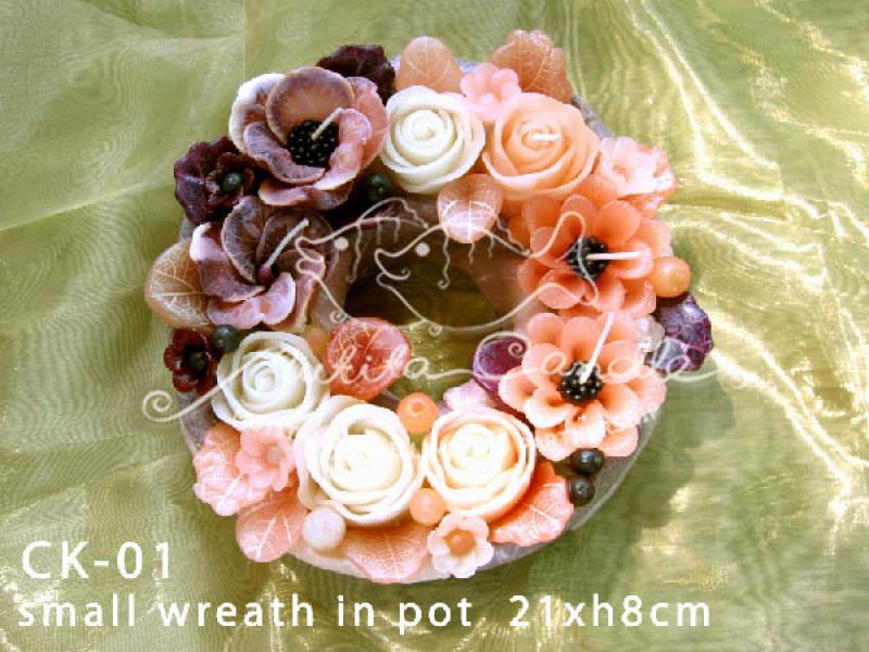 เทียนหอม เดชอุดม : GRAY CREAM KARLUM|WILD FLOWER CANDLES IN SOFT CREAM TONES|CK-01|small wreath in pot 21 x h8 cm