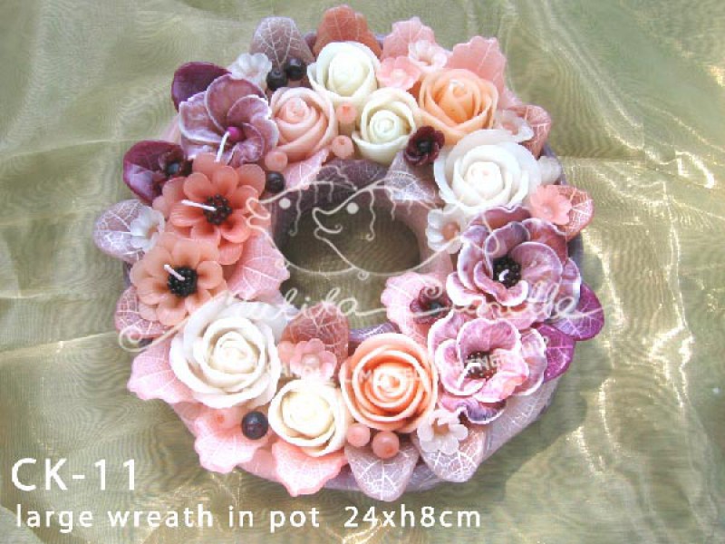 เทียนหอม เดชอุดม : GRAY CREAM KARLUM|WILD FLOWER CANDLES IN SOFT CREAM TONES|CK-11|small wreath in pot  24 x h8 cm
