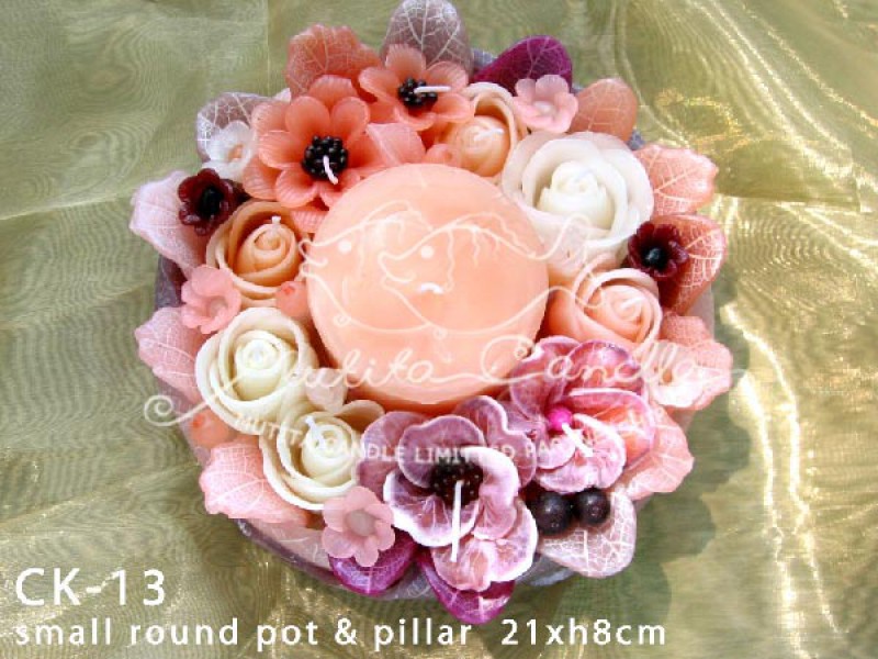 เทียนหอม เดชอุดม : GRAY CREAM KARLUM|WILD FLOWER CANDLES IN SOFT CREAM TONES|CK-13|small round pot & pillar 21 x h8 cm