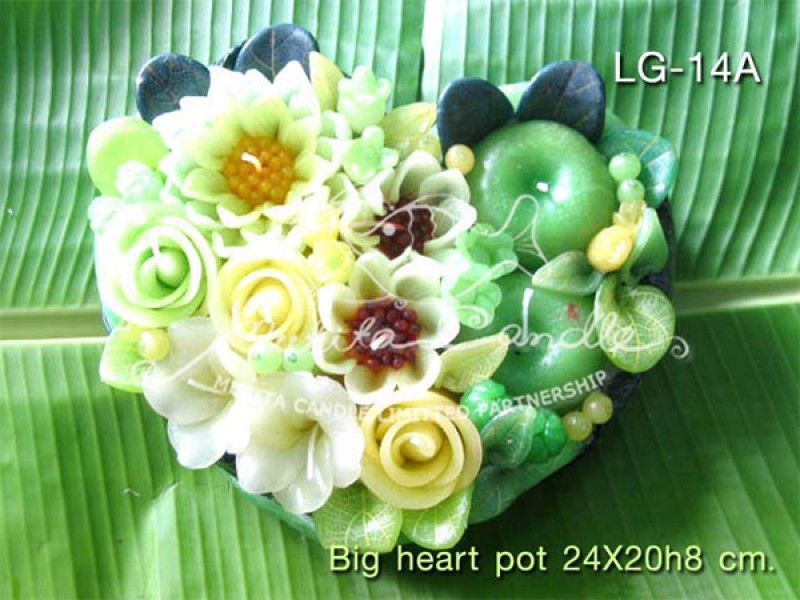 เทียนหอม เดชอุดม : GREEN APPLE SET|A TOUCH OF FRUIT MIXED WITH WILD FLOWERS CANDLE|LG-14A|Big heart pot 24 x 20 x h 8 cm