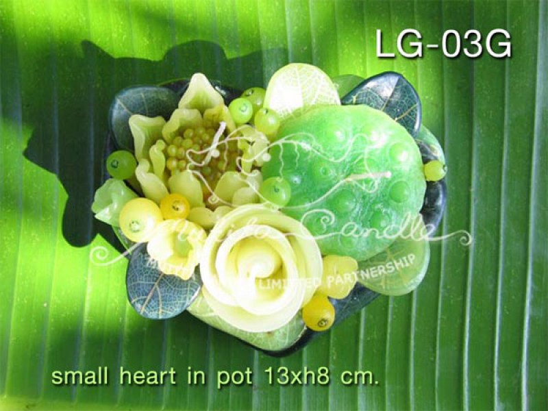 เทียนหอม เดชอุดม :  GREEN COLOUR SET|A TOUCH OF THAI, LOTUS MIXED WITH WILD FLOWER CANDLES|LG-03G|small heart pot 13 x h 8 cm