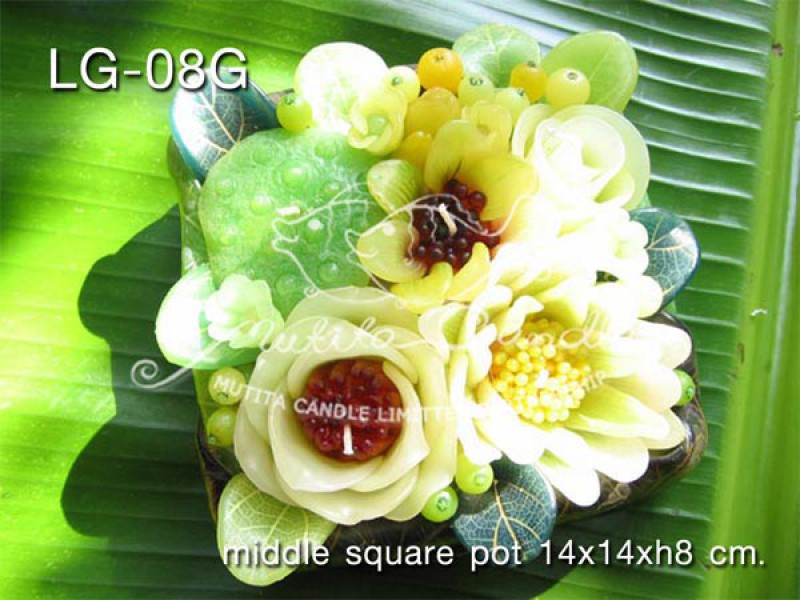 เทียนหอม เดชอุดม :  GREEN COLOUR SET|A TOUCH OF THAI, LOTUS MIXED WITH WILD FLOWER CANDLES|LG-08G|middle square pot 14 x 14 x h 8 cm