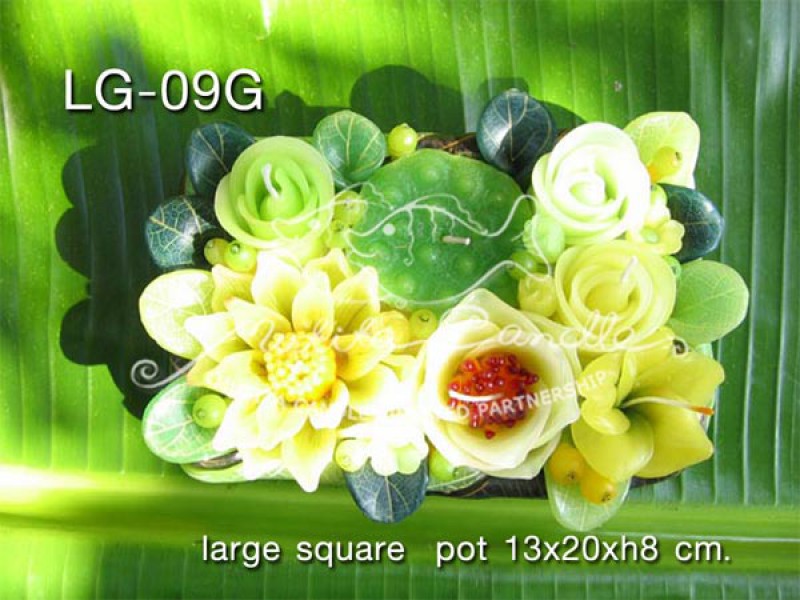 เทียนหอม เดชอุดม :  GREEN COLOUR SET|A TOUCH OF THAI, LOTUS MIXED WITH WILD FLOWER CANDLES|LG-09G|large square pot 13 x 20 x h 8 cm
