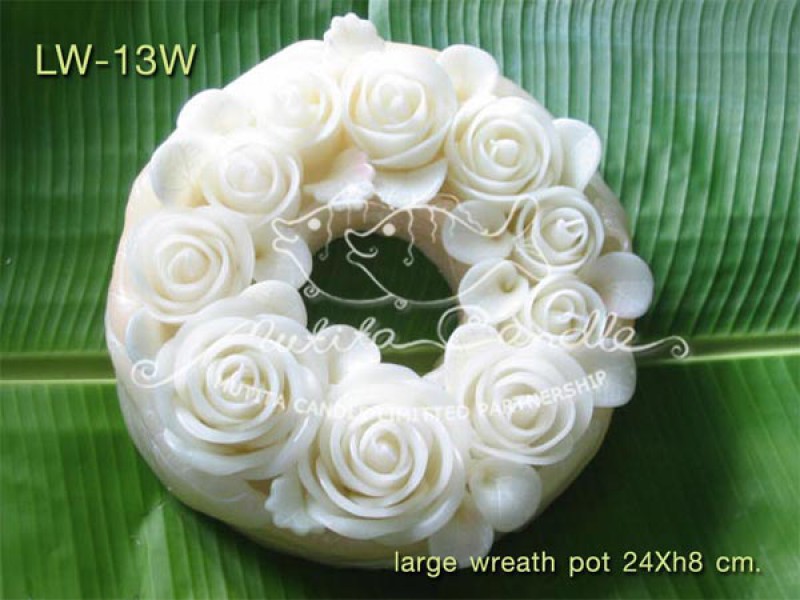 เทียนหอม เดชอุดม :  WHITE COLOUR SET|CLASSIC WHITE ROSES CANDLE ARRANGTMENT
Weddng Candles, best elegant candles for wedding ceremony.|LW-13W|large wreath pot  24 x h8 cm