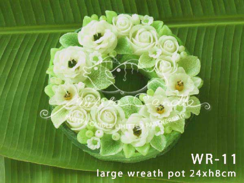 เทียนหอม เดชอุดม : WHITE ROSE SET|GREEN AND WHITE ROSES CANDLE BOUQUETS|WR-11|large wreath pot 24 x h8 cm