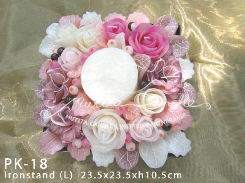 เทียนหอม เดชอุดม :  GRAY PINK KARLUM|WILD FLOWER CANDLES IN PINK TONES|PK-18|Ironstand (L) 23.5 x 23.5 x h10.5 cm