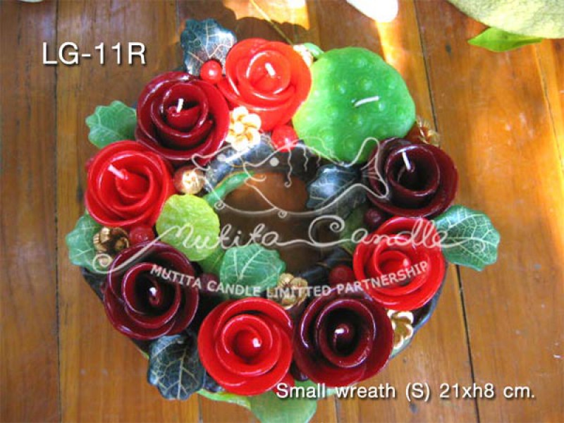 เทียนหอม เดชอุดม : CHRISTMAS COLOUR SET1|RICH COLORS BOUQUET WITH LOTUS POLLEN AND CHRISTMAS SPICE|LG-11R|small wreath (S) 21 x h 8 cm