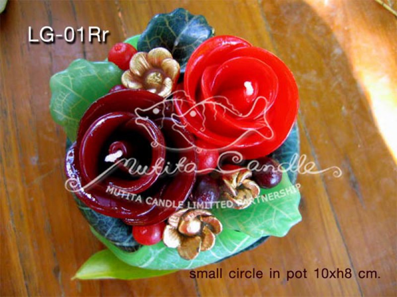 เทียนหอม เดชอุดม : CHRISTMAS COLOUR SET2|flower candles from Thailand for christmas seasoning
RICH ROSES BOUQUET WITH WILD BERRIES AND CHRISTMAS SPICE|LG-01Rr|small circle pot 10 x h 8 cm