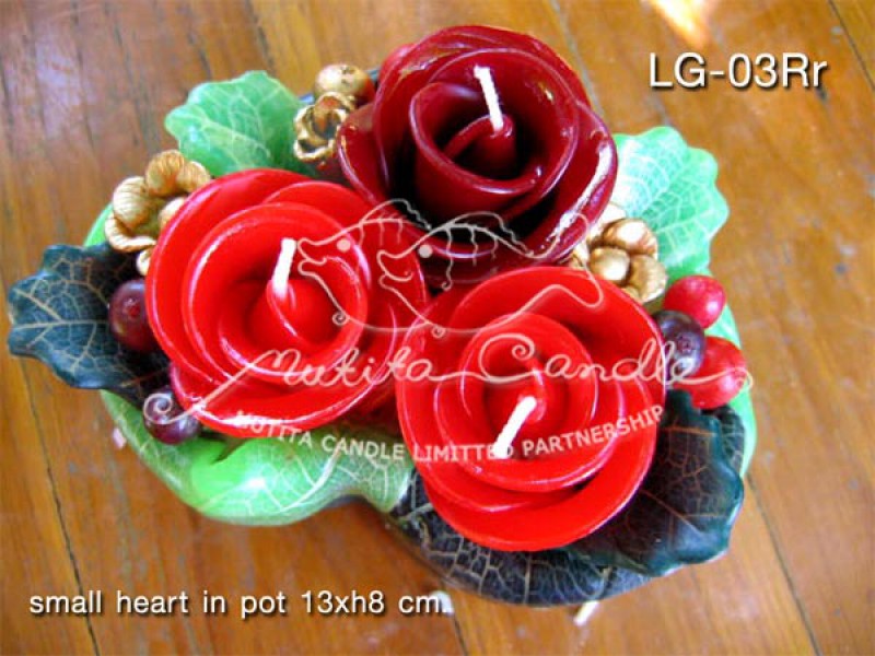 เทียนหอม เดชอุดม : CHRISTMAS COLOUR SET2|flower candles from Thailand for christmas seasoning
RICH ROSES BOUQUET WITH WILD BERRIES AND CHRISTMAS SPICE|LG-03Rr|small heart pot 13 x h 8 cm