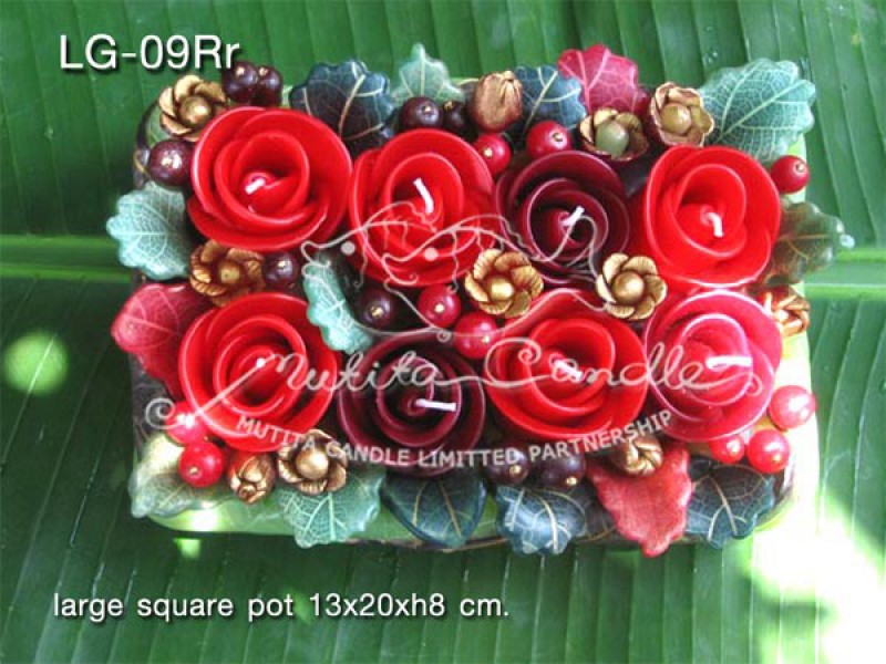 เทียนหอม เดชอุดม : CHRISTMAS COLOUR SET2|flower candles from Thailand for christmas seasoning
RICH ROSES BOUQUET WITH WILD BERRIES AND CHRISTMAS SPICE|LG-09Rr|large square pot 13 x 20 x h 8 cm