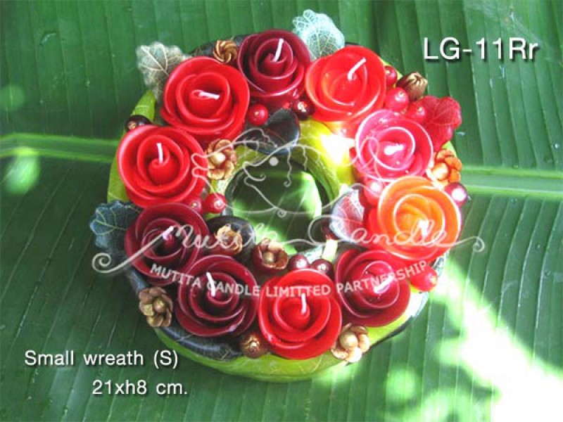 เทียนหอม เดชอุดม : CHRISTMAS COLOUR SET2|flower candles from Thailand for christmas seasoning
RICH ROSES BOUQUET WITH WILD BERRIES AND CHRISTMAS SPICE|LG-11Rr|small wreath (S) 21 x h 8 cm