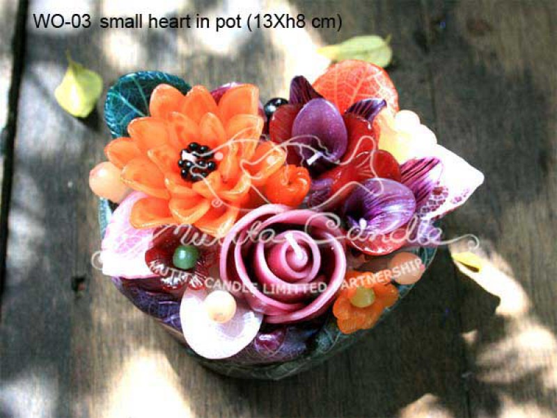 เทียนหอม เดชอุดม :  DARK PURPLE & ORANGE|orienatal flower candles from Thailand for any ocassions
WILD FLOWER CANDLES IN COLOUR RICH TONES|WO-03|small heart pot 13 x h 8 cm