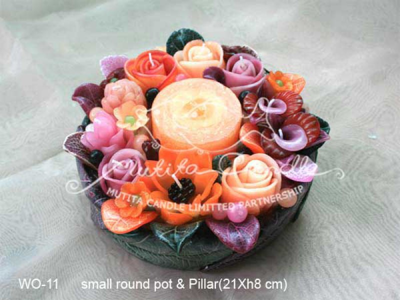 เทียนหอม เดชอุดม :  DARK PURPLE & ORANGE|orienatal flower candles from Thailand for any ocassions
WILD FLOWER CANDLES IN COLOUR RICH TONES|WO-11|small round pot & pillar 21 x h 8 cm