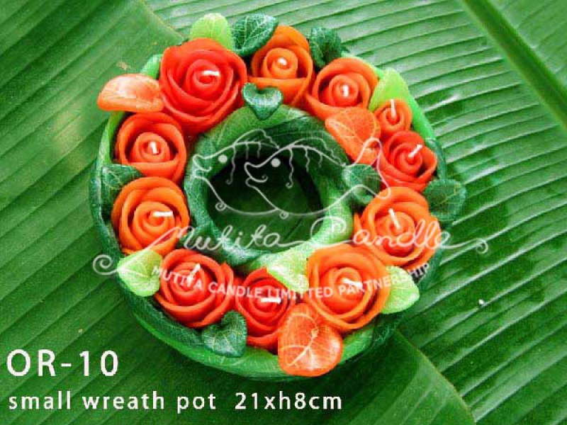 เทียนหอม เดชอุดม :  ORANGE ROSES|ORANGE ROSES CANDLE, SWEET AND SOFT AROMATIC|OR-10|small wreath pot 21 x h 8 cm