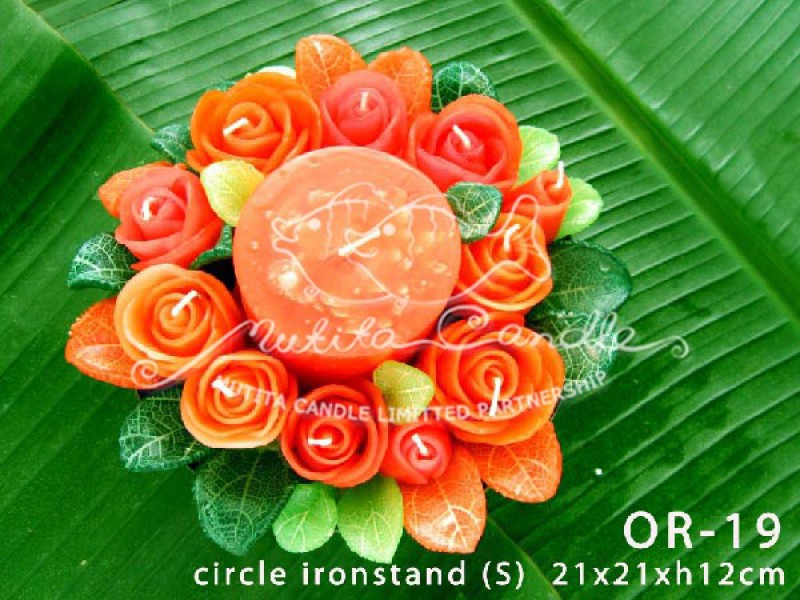 เทียนหอม เดชอุดม :  ORANGE ROSES|ORANGE ROSES CANDLE, SWEET AND SOFT AROMATIC|OR-19|Circle ironstand (S) 21 x 21 x h12 cm