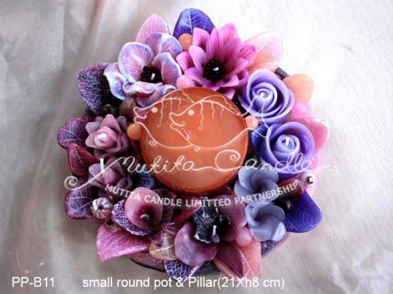เทียนหอม เดชอุดม :  PINK PURPLE COLOUR B|orienatal flower candles from Thailand for any ocassions
WILD FLOWER CANDLES IN MYSTERIOUS COLOUR|PP-B11|small round pot & pillar 21 x h 8 cm
