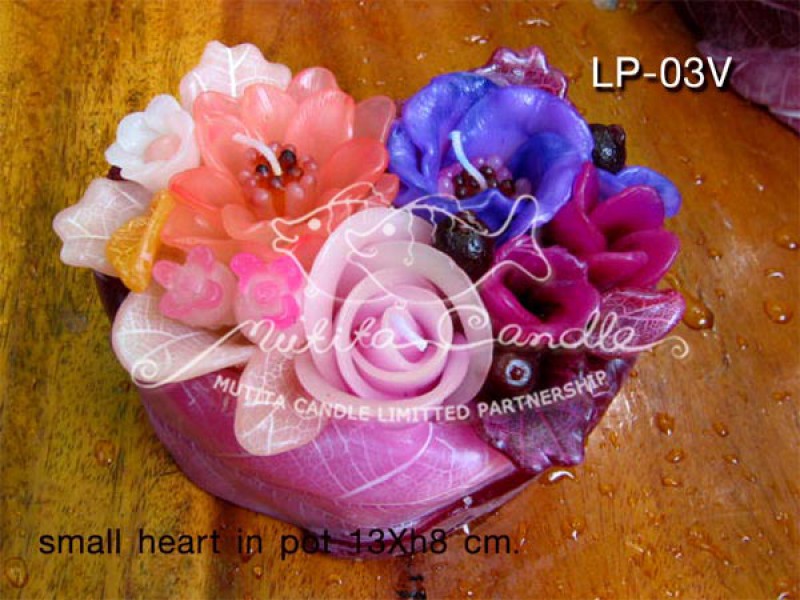 เทียนหอม เดชอุดม : PINK&PURPLE COLOUR SET|Flower candles from Thailand for any ocassions
WILD FLOWER CANDLES IN COLOUR RICH TONES|LP-03V|small heart pot 13 x h 8 cm