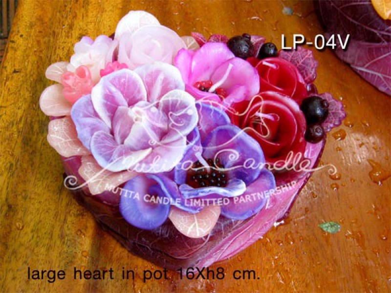เทียนหอม เดชอุดม : PINK&PURPLE COLOUR SET|Flower candles from Thailand for any ocassions
WILD FLOWER CANDLES IN COLOUR RICH TONES|LP-04V|large heart pot 16 x h 8 cm
