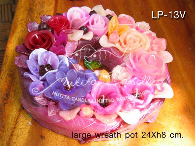เทียนหอม เดชอุดม : PINK&PURPLE COLOUR SET|Flower candles from Thailand for any ocassions
WILD FLOWER CANDLES IN COLOUR RICH TONES|LP-13V|large wreath pot  24 x h8 cm