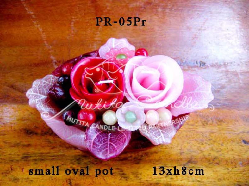เทียนหอม เดชอุดม : PINK ROSE SET2|Flower candles from Thailand for any ocassions
CLASSIC ROSES CANDLE ARRANGTMENT|LP-05Pr|small oval pot 13 x h 8 cm