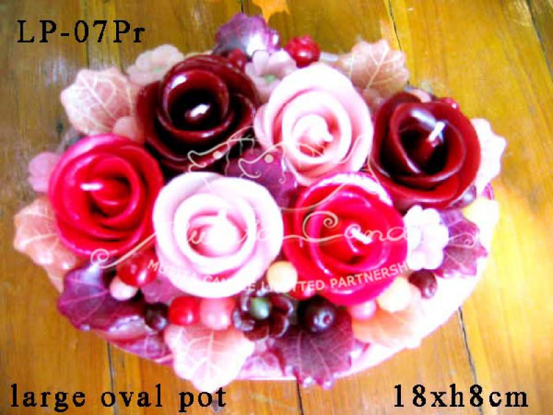 เทียนหอม เดชอุดม : PINK ROSE SET2|Flower candles from Thailand for any ocassions
CLASSIC ROSES CANDLE ARRANGTMENT|LP-07Pr|large oval pot 18 x h 8 cm