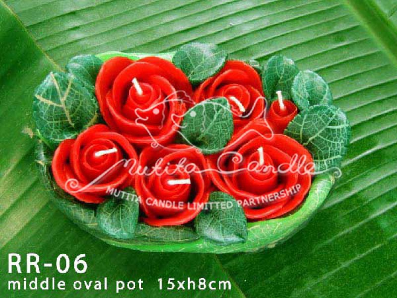 เทียนหอม เดชอุดม : RED ROSES|THE BEAUTIFUL ROMANTIC ROSES CANDLE|RR-06|middle oval pot 15 x h 8 cm