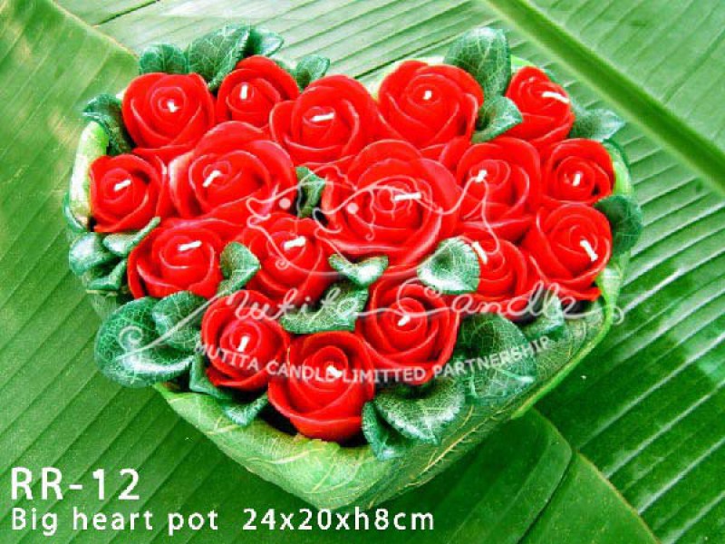เทียนหอม เดชอุดม : RED ROSES|THE BEAUTIFUL ROMANTIC ROSES CANDLE|RR-12|Big heart pot 24 x 24 x h 8 cm