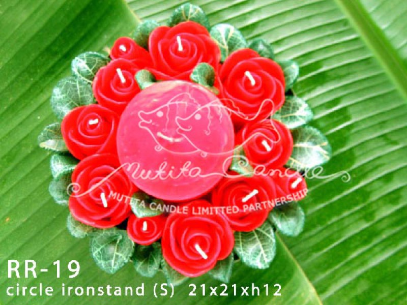 เทียนหอม เดชอุดม : RED ROSES|THE BEAUTIFUL ROMANTIC ROSES CANDLE|RR-19|Circle ironstand (S) 21 x 21 x h12 cm