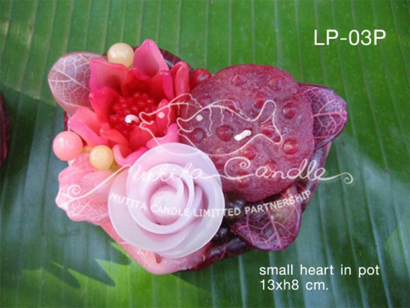 เทียนหอม เดชอุดม :  PINK COLOUR SET|A TOUCH OF THAI, LOTUS MIXED WITH WILD FLOWER CANDLES|LP-03P|small heart pot 13 x h 8 cm