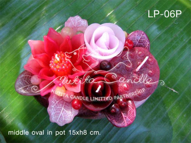เทียนหอม เดชอุดม :  PINK COLOUR SET|A TOUCH OF THAI, LOTUS MIXED WITH WILD FLOWER CANDLES|LP-06P|middle oval pot 15 x h 8 cm