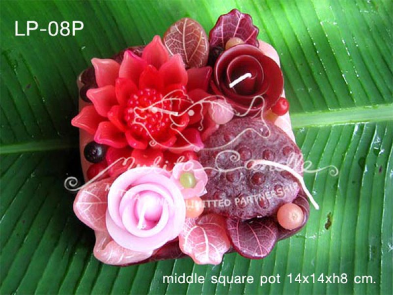 เทียนหอม เดชอุดม :  PINK COLOUR SET|A TOUCH OF THAI, LOTUS MIXED WITH WILD FLOWER CANDLES|LP-08P|middle square pot  14 x 14 x h8 cm