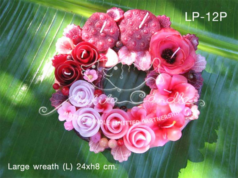 เทียนหอม เดชอุดม :  PINK COLOUR SET|A TOUCH OF THAI, LOTUS MIXED WITH WILD FLOWER CANDLES|LP-12P|Large wreath (S) 24 x h 8 cm